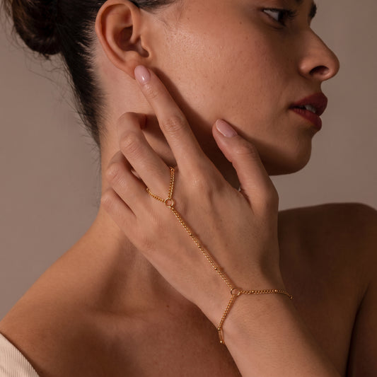 Bella hand chain