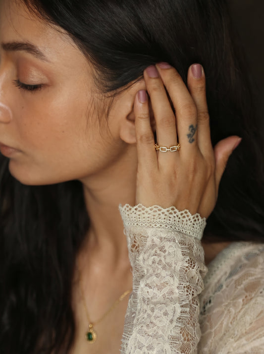 Dainty Pavé Link Ring