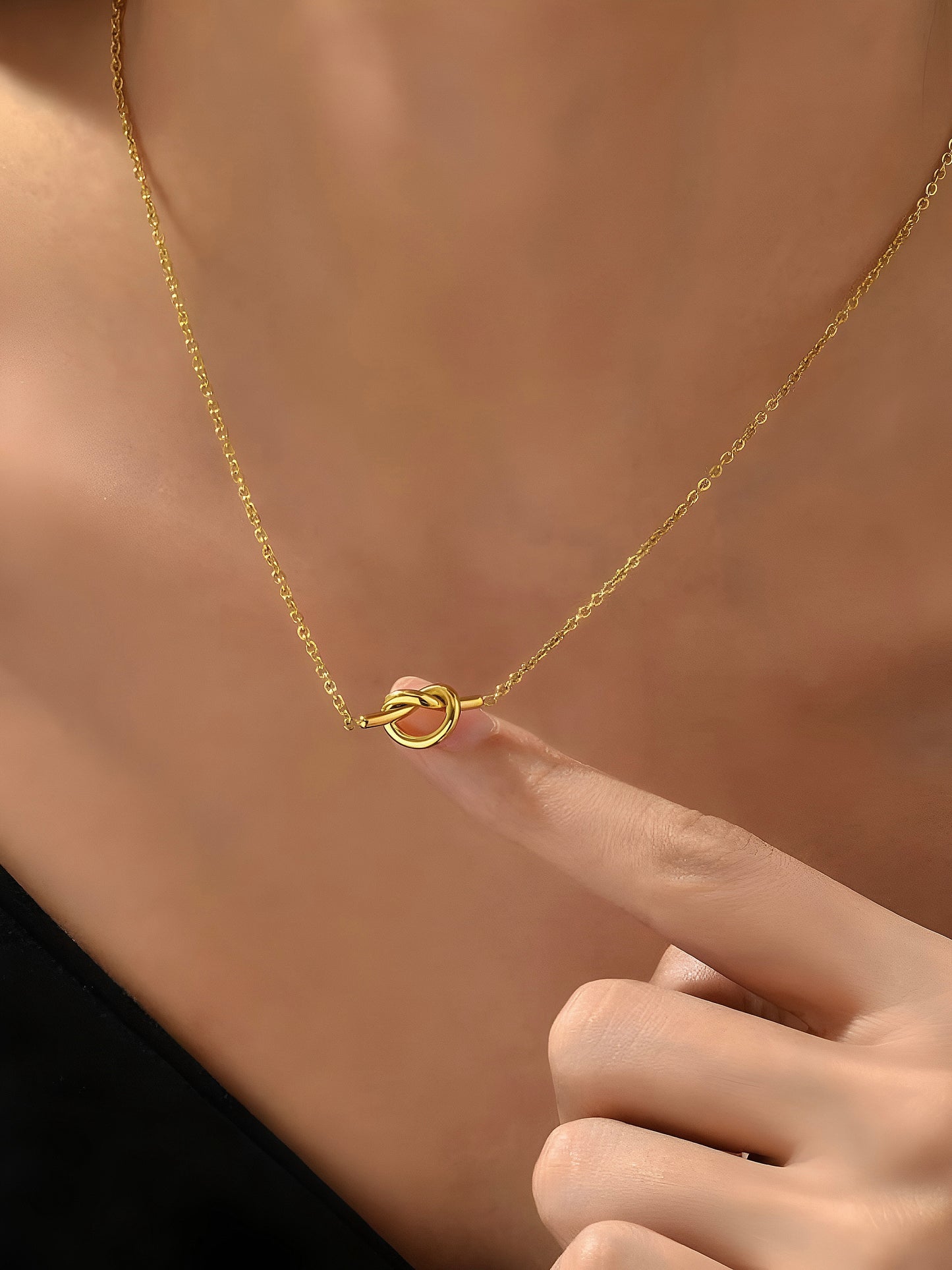 KNOTTED NECKLACE WITH FREE JEWELLERY BOX